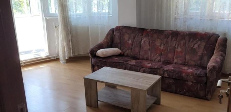 Închiriere Apartament 3 camere în Aviatiei - 2