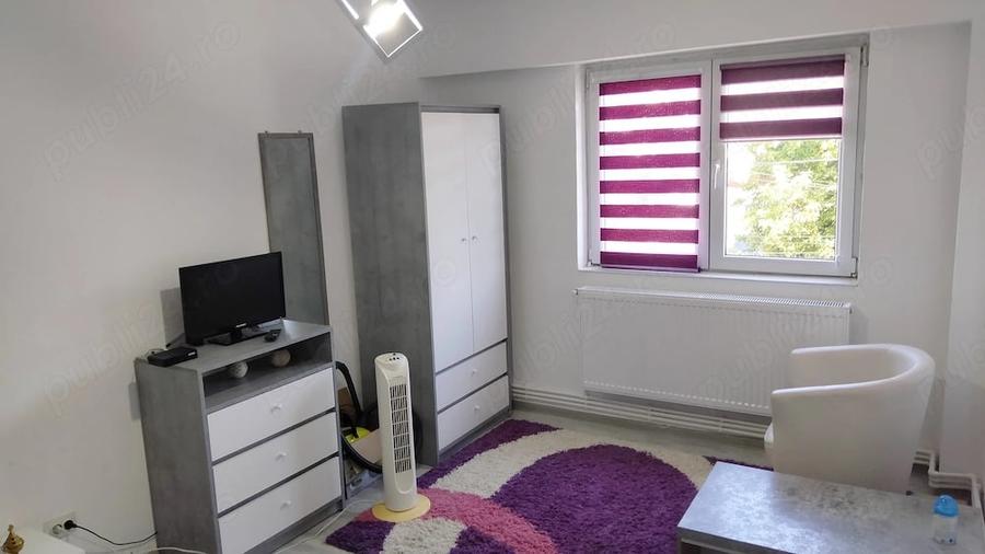 Garsonieră decomandată în Central