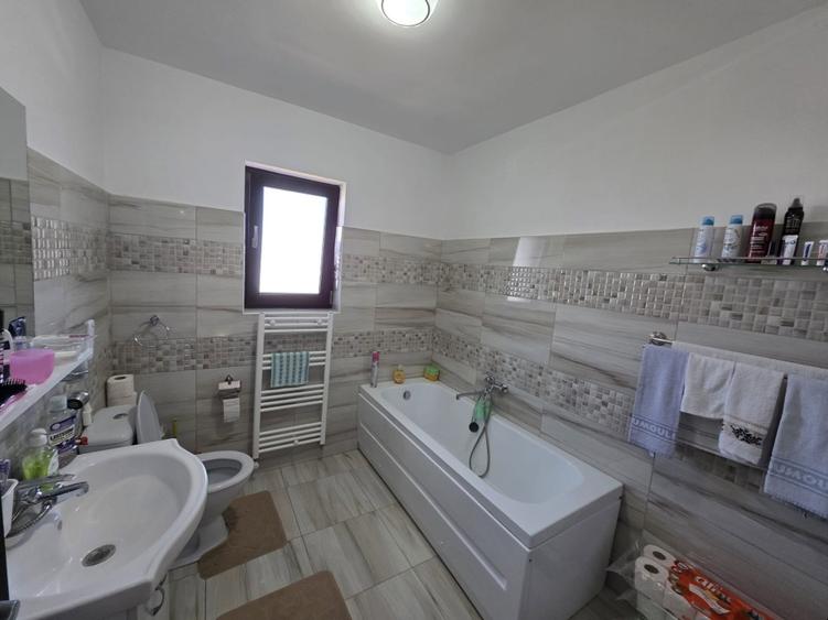 Duplex cu 3 camere cu Teren 158 Mp în Valea Adâncă
