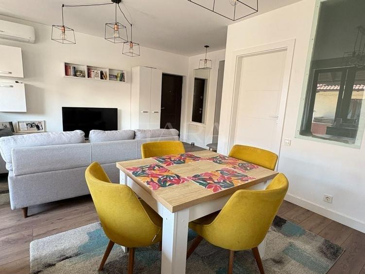 Apartament cu 3 camere semidecomandat, mobilat în Florești — fotografia 1