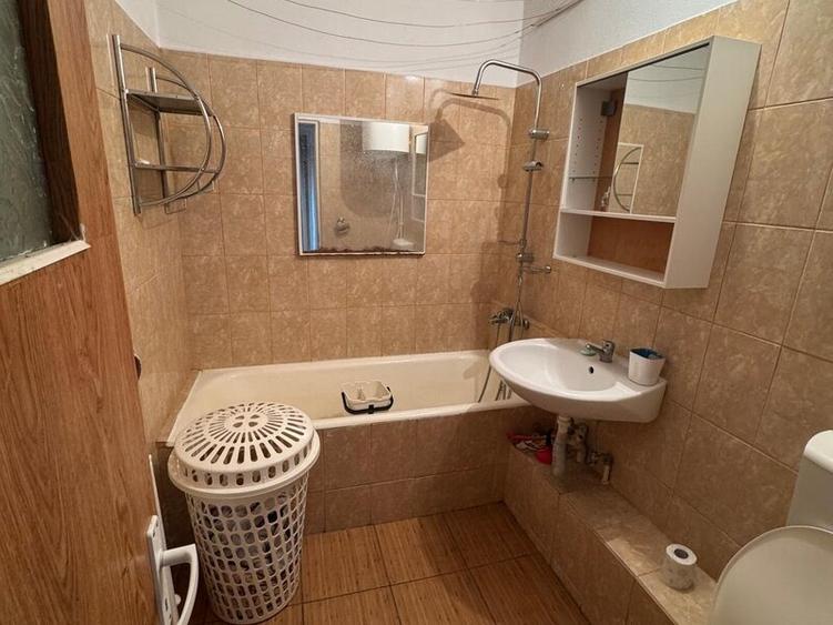 Apartament cu 2 camere semidecomandat în Brâncoveanu