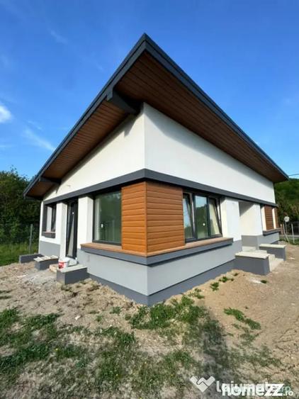 Casă cu 3 camere cu Teren 9000 Mp în Tăuții-Măgherăuș