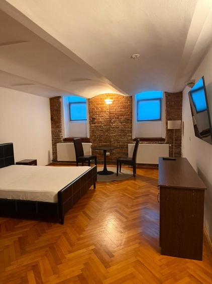 Inchiriez apartament cu utilitati incluse in pret, studio, in centrul Brasovului, George Baritiu 18, minim 6 luni - 8