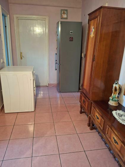 Apartament cu 3 camere semidecomandat în Ultracentral