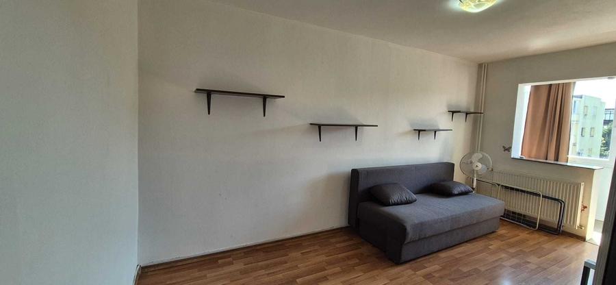 Garsonieră decomandată în Miorița
