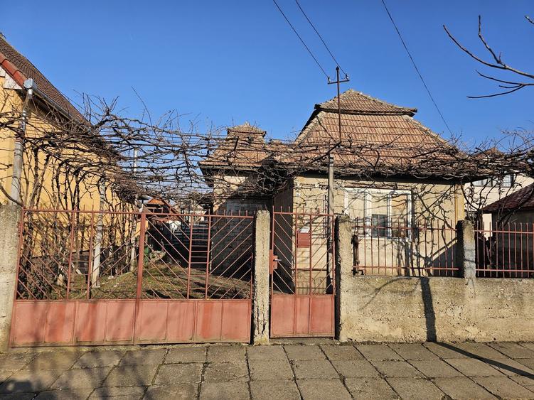 Casă cu 3 camere în Câmpia Turzii