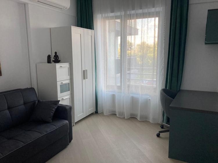 Apartament cu 3 camere decomandat în Tineretului