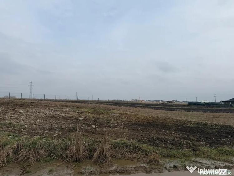 Teren de 5700 mp, în Central