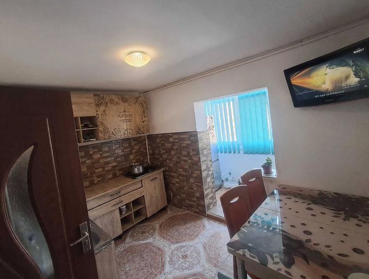Apartament cu 3 camere decomandat în Cetate