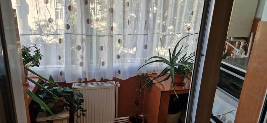 Apartament 2 camere, km 5, decomandat, etaj 3