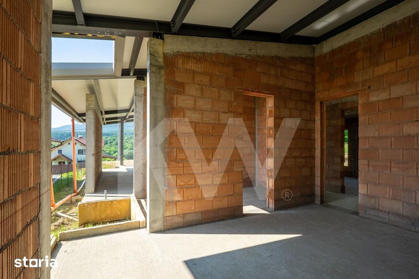 Casă cu 4 camere cu Teren 1200 Mp în Central