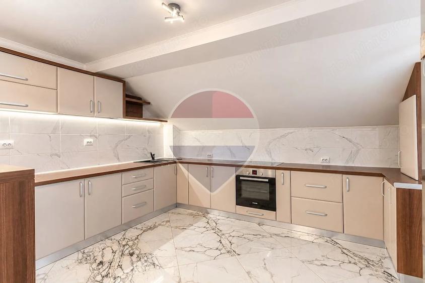 Apartament cu 4 camere decomandat în Filiași