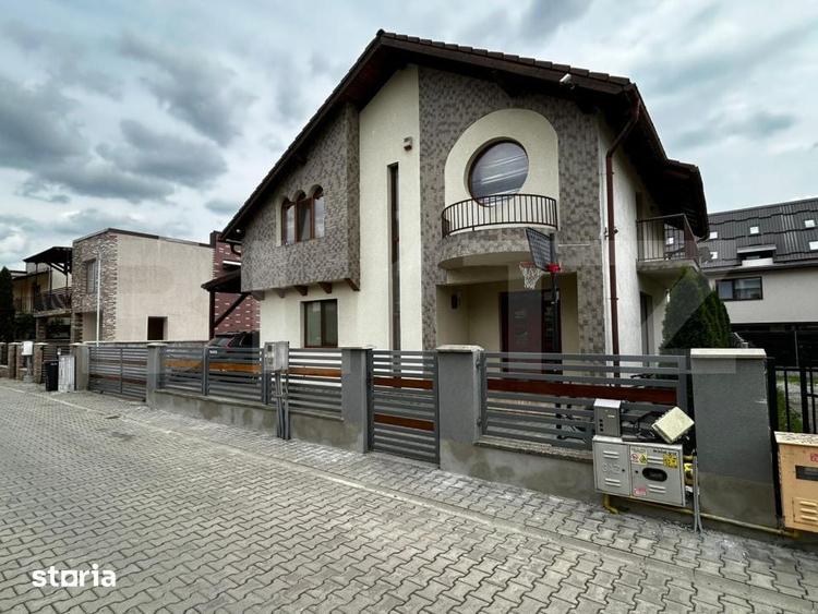 Casă cu 4 camere cu Teren 400 Mp în Central