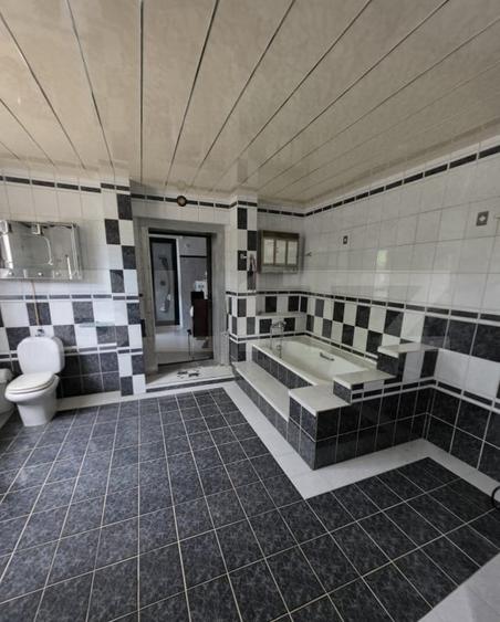 Casă individuală cu 6 camere cu Canalizare în Tecuci