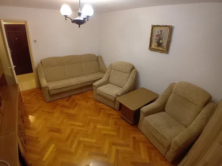 Apartament cu 3 camere decomandat în Micro 14