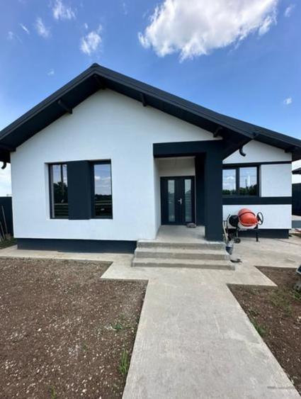 Casă individuală cu 3 camere cu Teren 250 Mp în Crevedia