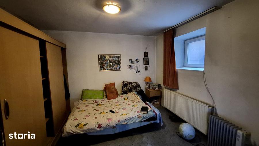 Casă cu 8 camere cu Teren 162 Mp în Ultracentral