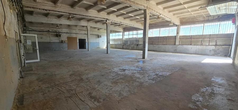 Spațiu comercial, de 886 mp, în Buciumeni