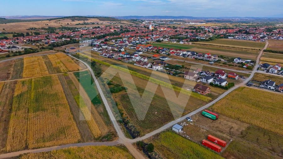 Teren Construcții intravilan de 3752 mp, în Cristian