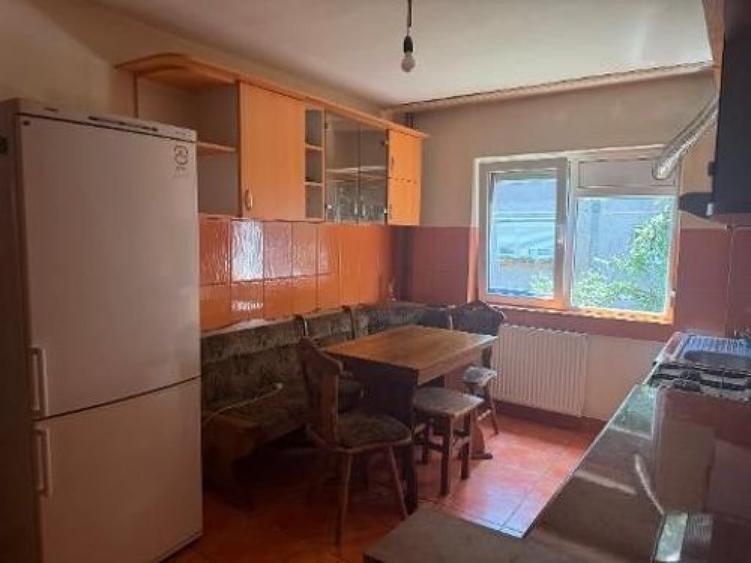 Apartament cu 2 camere semidecomandat în Cantemir