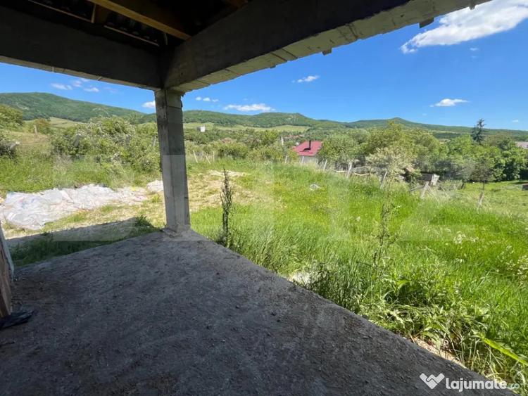 Casă cu 4 camere cu Teren 1900 Mp în Central