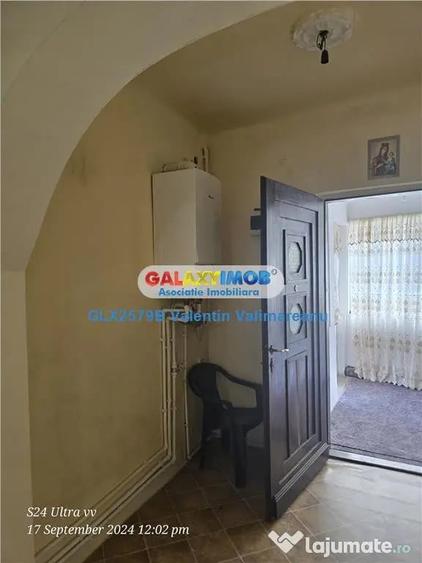 Casă cu 4 camere cu Teren 250 Mp în Eroii Revoluției