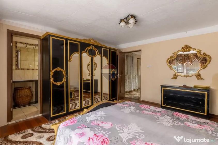 Casă cu 4 camere cu Teren 1000 Mp în Pârneava