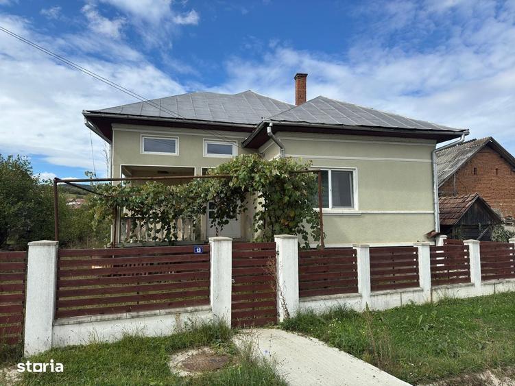 Casă cu 3 camere în Recea-Cristur