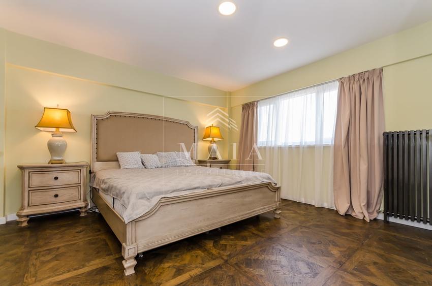 Penthouse cu 4 camere decomandat în Mihai Viteazul