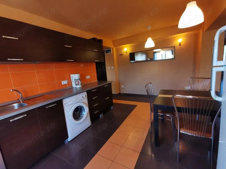 Apartament cu 3 camere decomandat în Micro IV