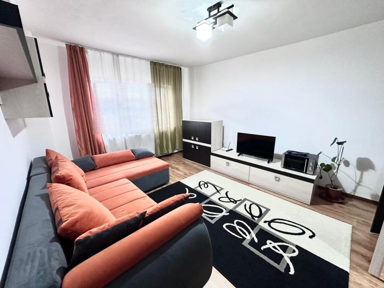 Apartament cu 2 camere decomandat, mobilat în Industrială