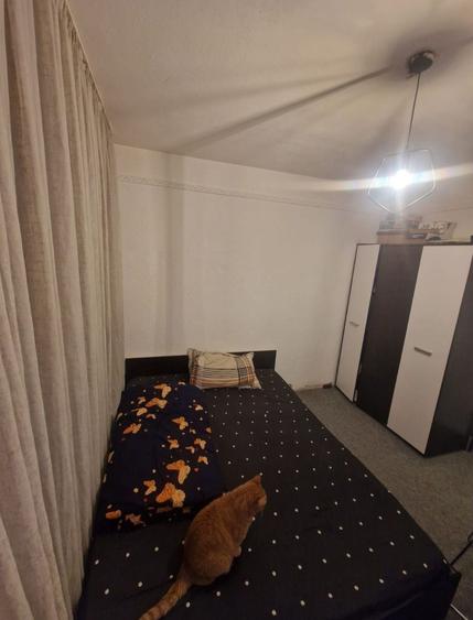 Apartament cu 4 camere semidecomandat în Central