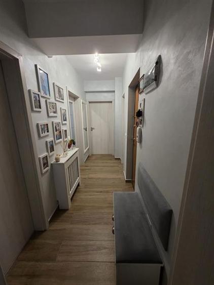 Apartament cu 2 camere decomandat, mobilat în Tractorul