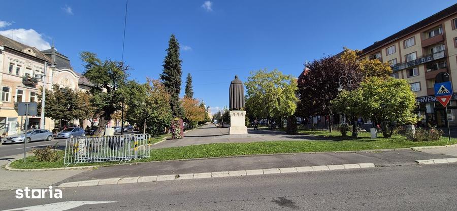 Spațiu comercial, de 500 mp, în Ultracentral