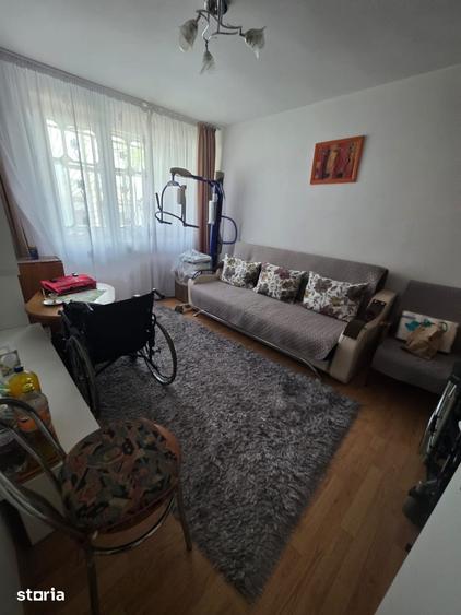 Apartament cu 3 camere decomandat în Central