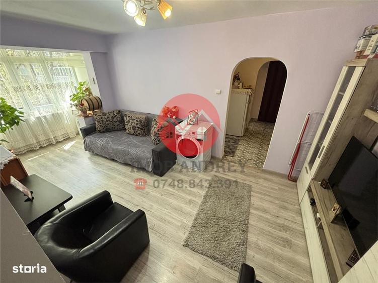Apartament cu 4 camere decomandat în Vest