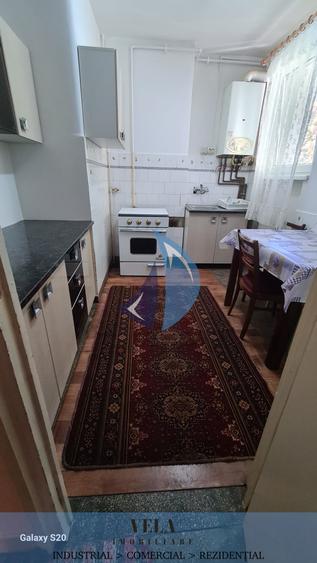 Apartament cu 4 camere în Semicentral