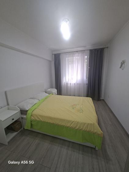 Apartament cu 4 camere decomandat în Central