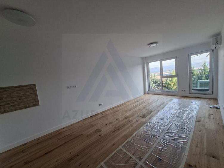 Apartament cu 3 camere decomandat în Cristian