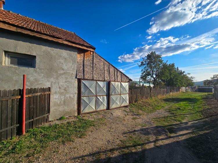 Casă individuală cu 3 camere cu Teren 2287 Mp în Pleșcoi