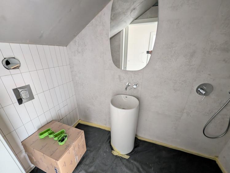 Casă individuală cu 6 camere cu Canalizare în Voluntari