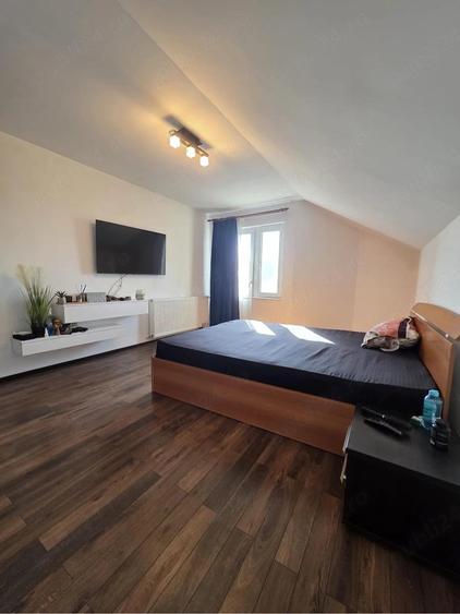 Casă cu 4 camere cu Teren 500 Mp în Central