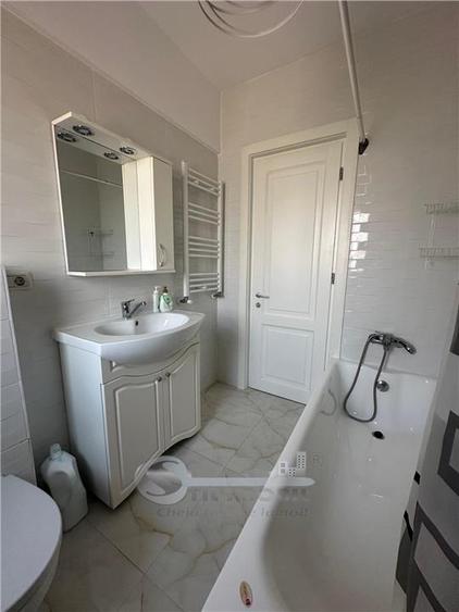 Apartament cu 2 camere decomandat, mobilat în Galata