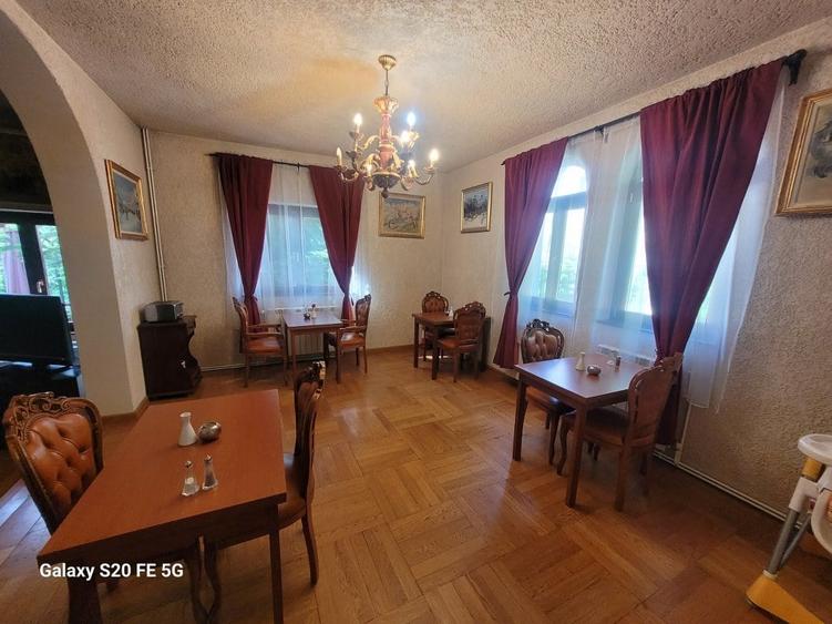 Casă cu 7 camere cu Canalizare în Calea Moroieni