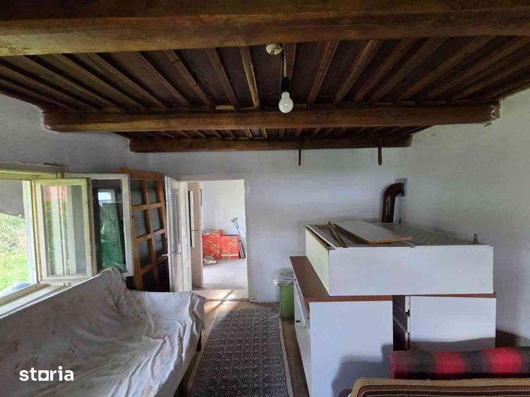 Casă cu 4 camere cu Teren 1278 Mp în Șișești