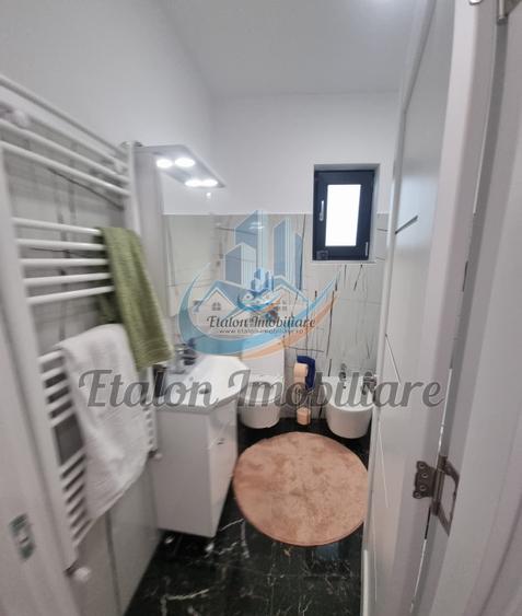 Casă individuală cu 5 camere cu Teren 350 Mp în Periferie