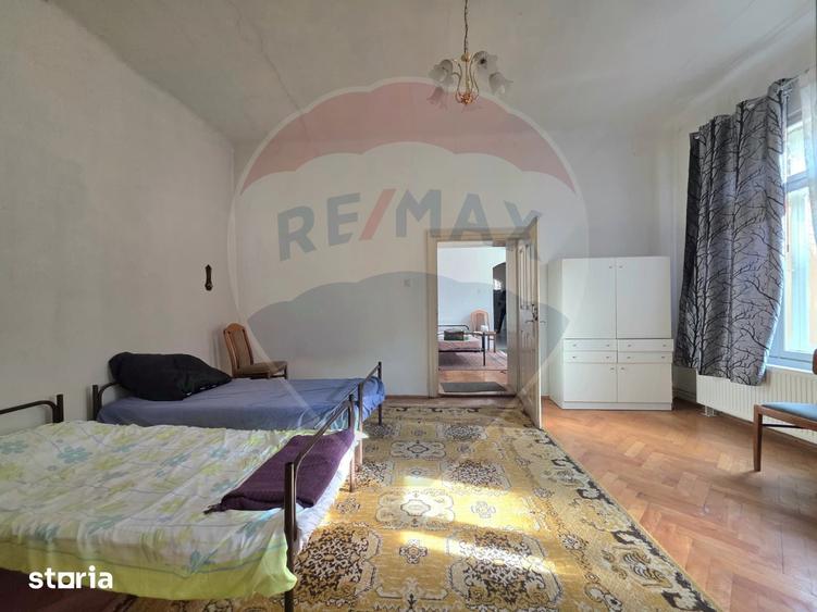 Casă cu 4 camere cu Teren 332 Mp în Ultracentral