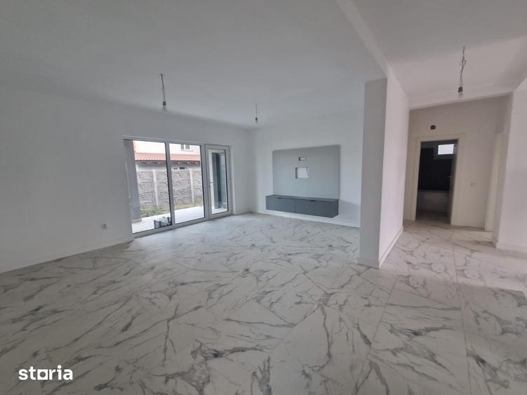 Casă cu 3 camere cu Teren 300 Mp în Cihei