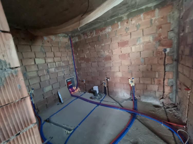 Casă cu 3 camere în Cornești