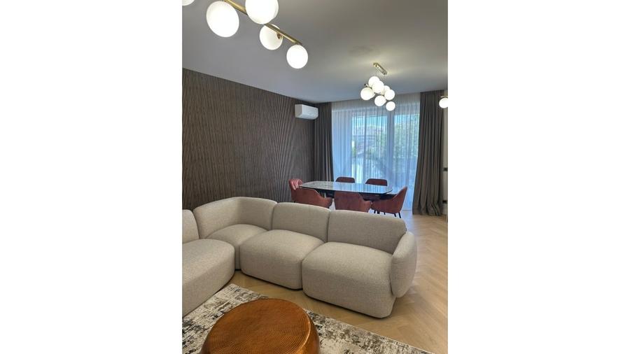 Apartament cu 3 camere decomandat, mobilat în Pipera